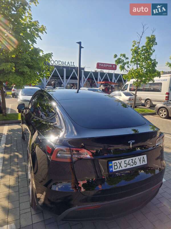 Позашляховик / Кросовер Tesla Model Y 2023 в Хмельницькому