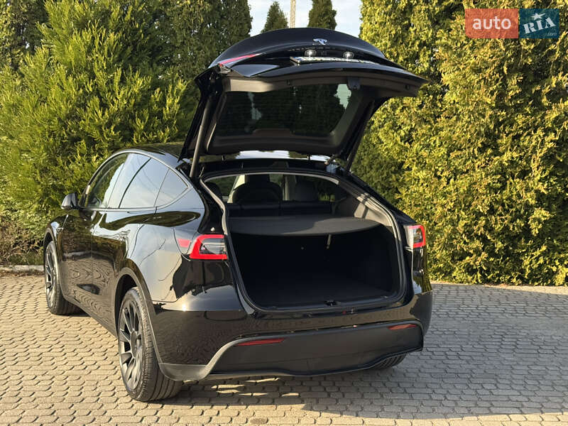 Внедорожник / Кроссовер Tesla Model Y 2023 в Львове