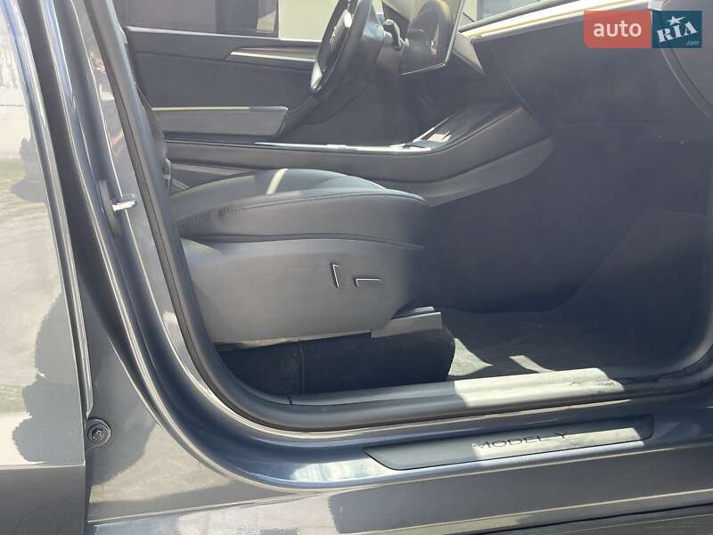 Позашляховик / Кросовер Tesla Model Y 2022 в Рівному