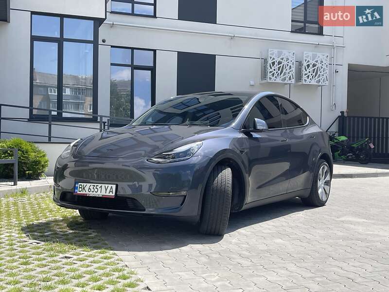 Позашляховик / Кросовер Tesla Model Y 2022 в Рівному