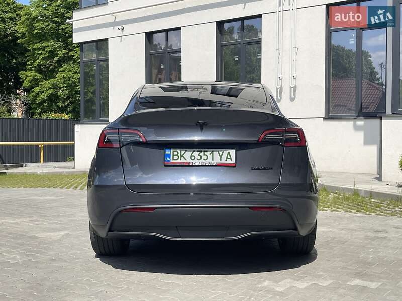 Позашляховик / Кросовер Tesla Model Y 2022 в Рівному