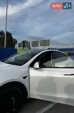 Внедорожник / Кроссовер Tesla Model Y 2021 в 