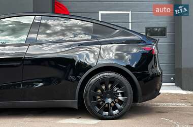 Позашляховик / Кросовер Tesla Model Y 2023 в 