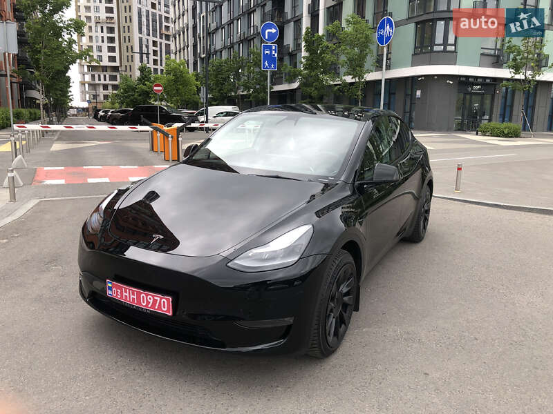 Внедорожник / Кроссовер Tesla Model Y 2022 в Киеве