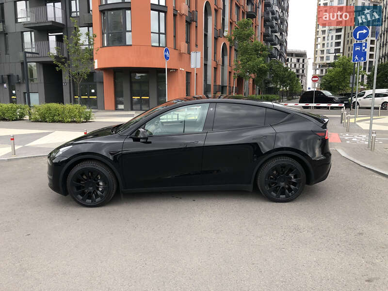 Внедорожник / Кроссовер Tesla Model Y 2022 в Киеве