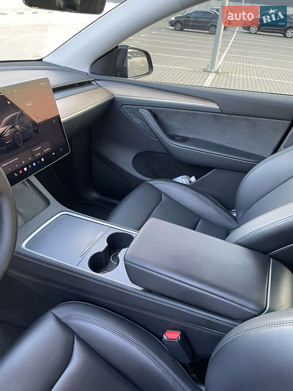 Внедорожник / Кроссовер Tesla Model Y 2022 в Киеве
