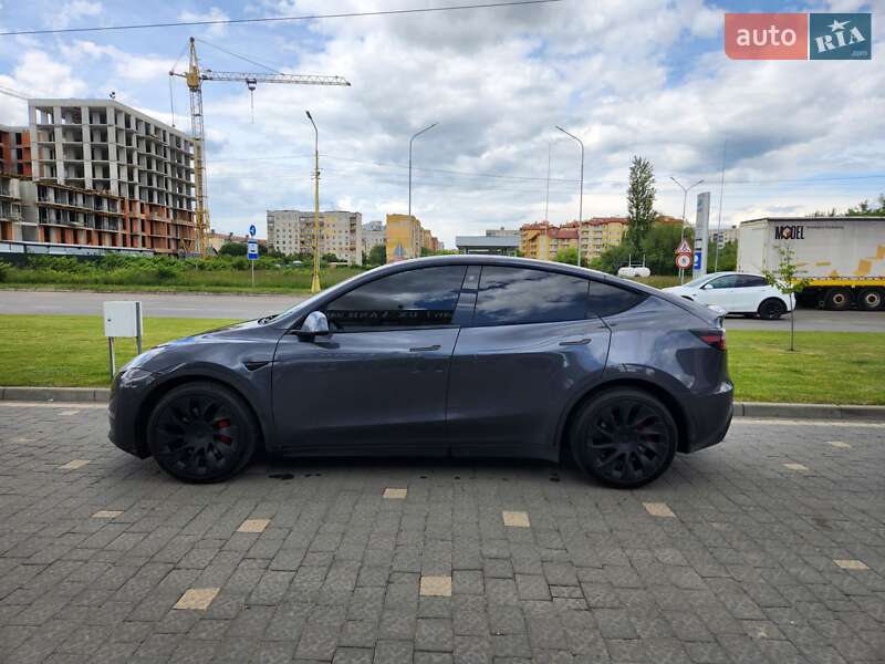 Внедорожник / Кроссовер Tesla Model Y 2021 в Ужгороде