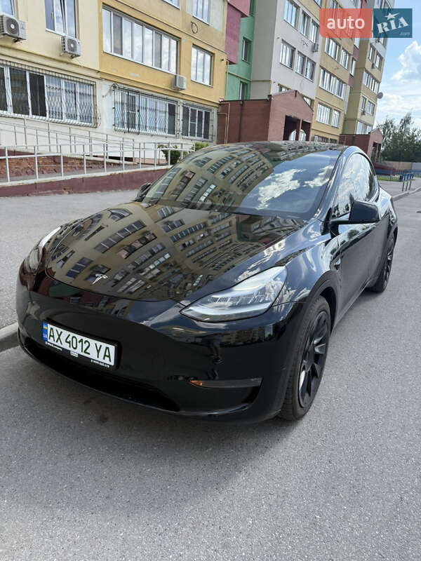 Внедорожник / Кроссовер Tesla Model Y 2021 в 