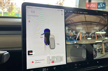 Внедорожник / Кроссовер Tesla Model Y 2021 в 