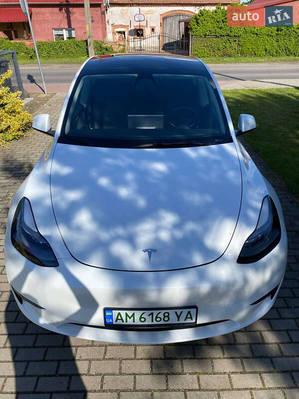 Внедорожник / Кроссовер Tesla Model Y 2024 в Львове