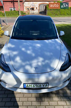 Позашляховик / Кросовер Tesla Model Y 2024 в 