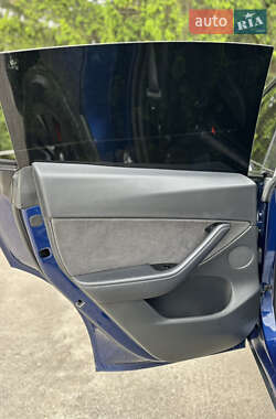 Внедорожник / Кроссовер Tesla Model Y 2020 в 