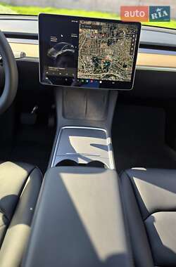 Позашляховик / Кросовер Tesla Model Y 2021 в 