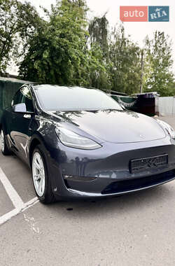 Внедорожник / Кроссовер Tesla Model Y 2021 в 