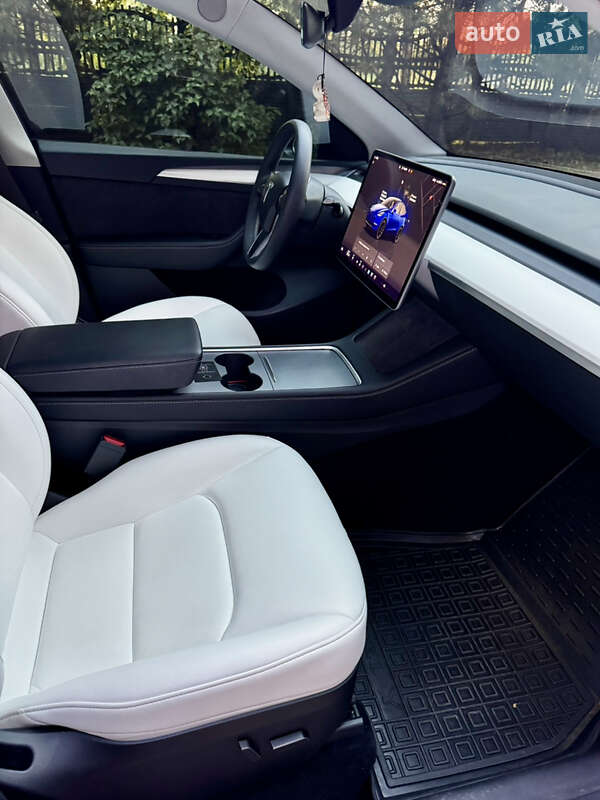 Внедорожник / Кроссовер Tesla Model Y 2023 в Днепре