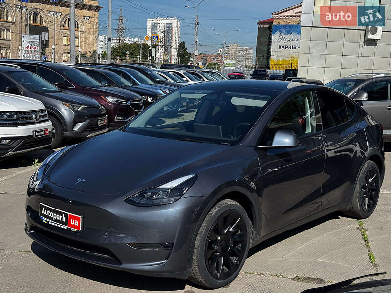 Tesla Model Y 2023