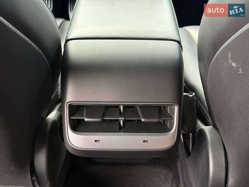 Внедорожник / Кроссовер Tesla Model Y 2021 в Кривом Роге