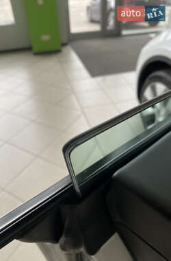 Внедорожник / Кроссовер Tesla Model Y 2024 в 