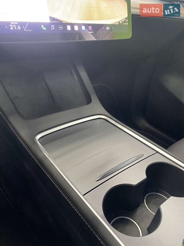Внедорожник / Кроссовер Tesla Model Y 2024 в Киеве