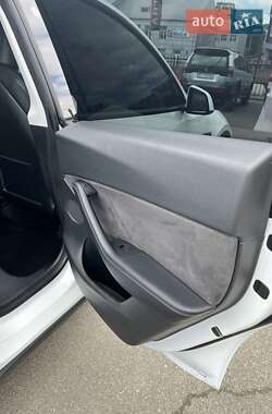 Внедорожник / Кроссовер Tesla Model Y 2021 в 