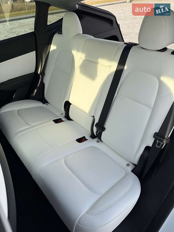 Внедорожник / Кроссовер Tesla Model Y 2021 в Ирпене