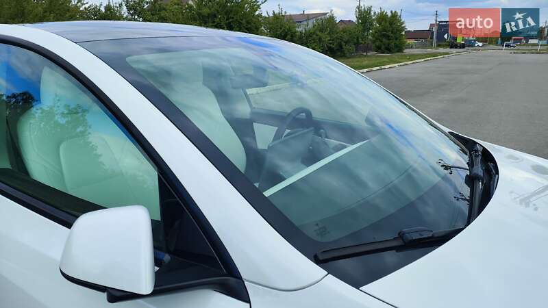 Внедорожник / Кроссовер Tesla Model Y 2021 в Ирпене