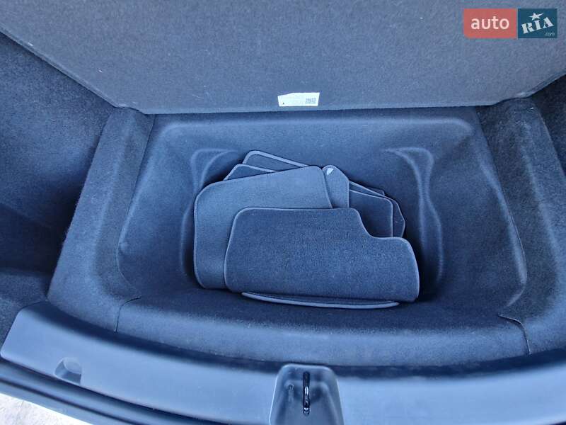 Внедорожник / Кроссовер Tesla Model Y 2022 в Днепре фото 32 Внедорожник / Кроссовер Tesla Model Y 2022 в Днепре