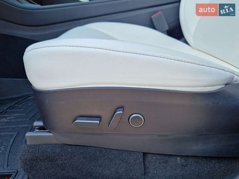 Внедорожник / Кроссовер Tesla Model Y 2022 в Днепре фото 35 Внедорожник / Кроссовер Tesla Model Y 2022 в Днепре