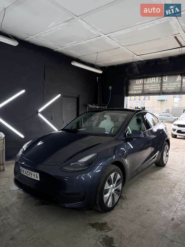 Позашляховик / Кросовер Tesla Model Y 2023 в 