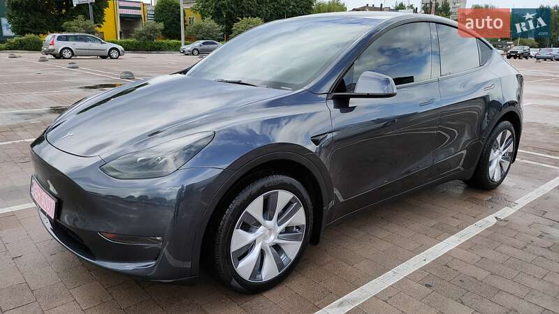 Внедорожник / Кроссовер Tesla Model Y 2024 в 