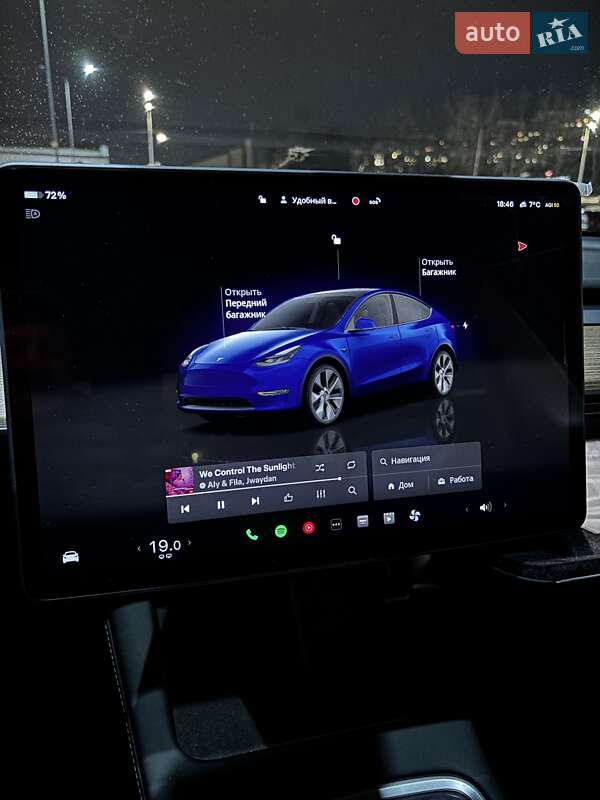 Позашляховик / Кросовер Tesla Model Y 2024 в Києві