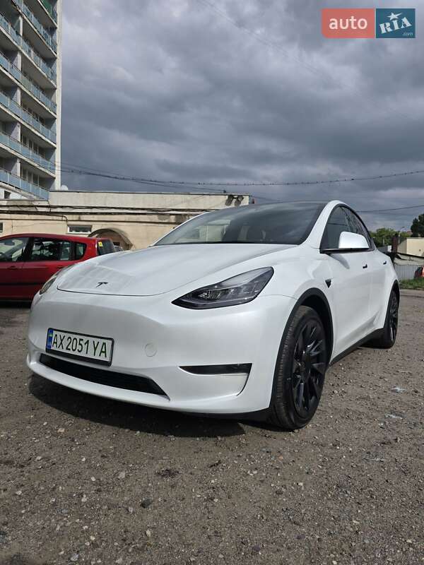 Позашляховик / Кросовер Tesla Model Y 2023 в 