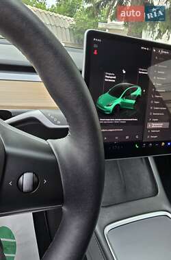 Позашляховик / Кросовер Tesla Model Y 2023 в 