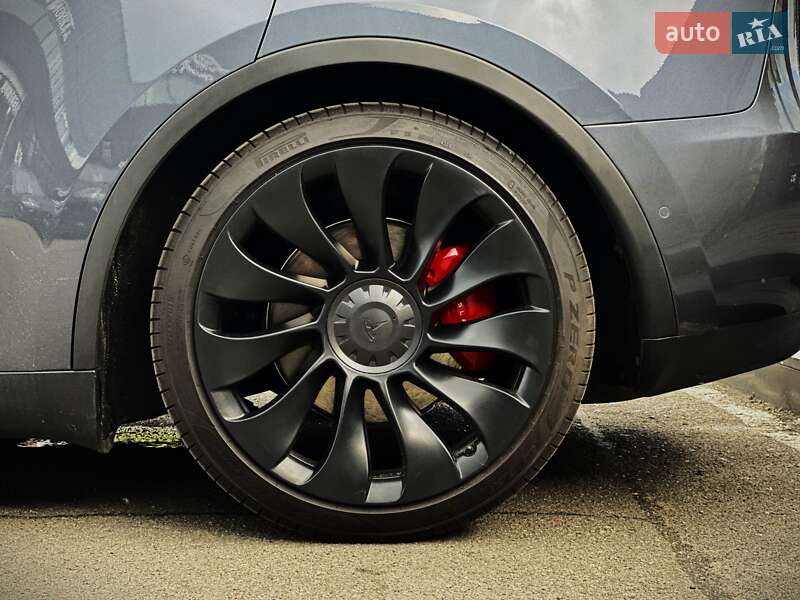 Внедорожник / Кроссовер Tesla Model Y 2022 в Киеве
