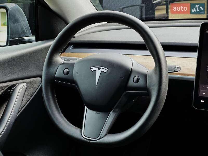 Внедорожник / Кроссовер Tesla Model Y 2022 в Киеве