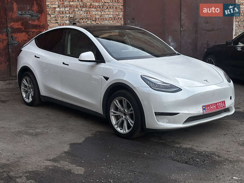 Позашляховик / Кросовер Tesla Model Y 2021 в 