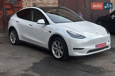 Позашляховик / Кросовер Tesla Model Y 2021 в 