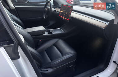 Позашляховик / Кросовер Tesla Model Y 2021 в 