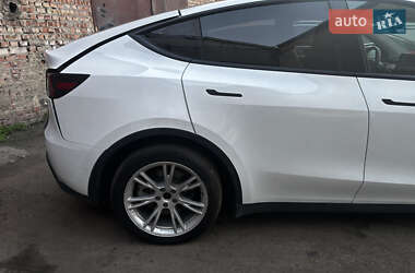 Позашляховик / Кросовер Tesla Model Y 2021 в 