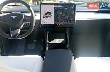 Внедорожник / Кроссовер Tesla Model Y 2021 в 