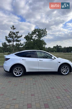 Внедорожник / Кроссовер Tesla Model Y 2023 в 
