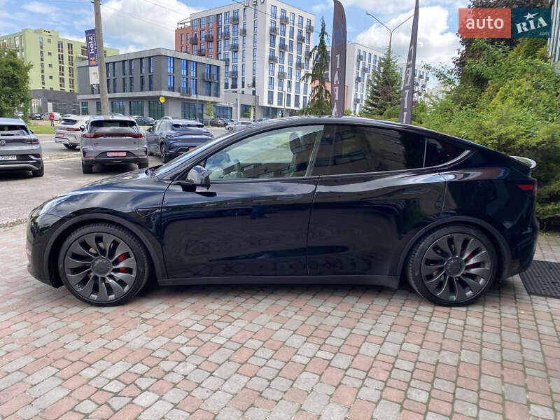 Позашляховик / Кросовер Tesla Model Y 2021 в Львові
