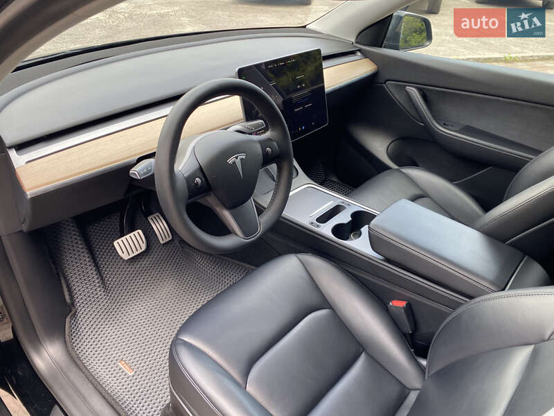 Позашляховик / Кросовер Tesla Model Y 2021 в Львові
