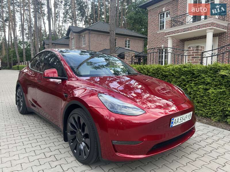 Tesla Model Y 2024