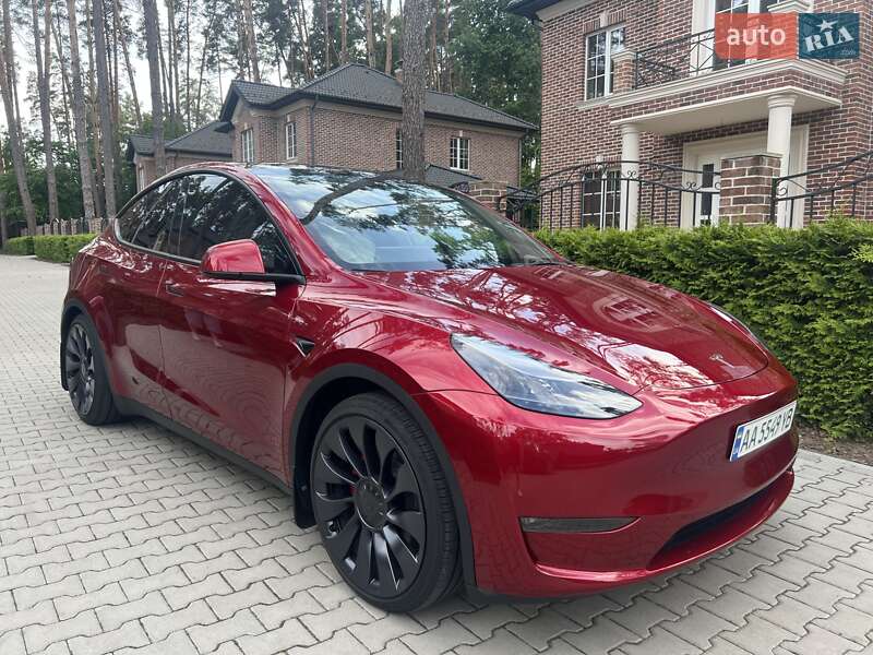 Внедорожник / Кроссовер Tesla Model Y 2024 в Киеве