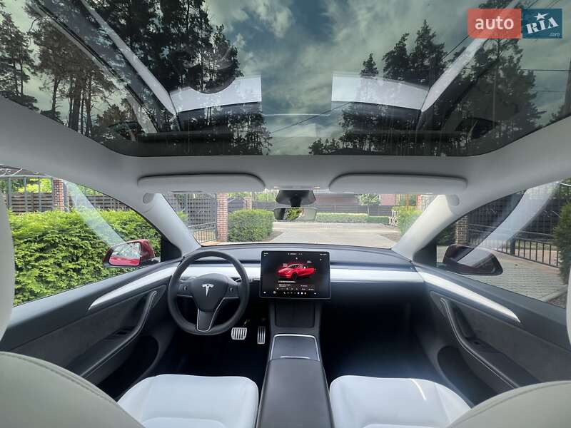 Внедорожник / Кроссовер Tesla Model Y 2024 в Киеве