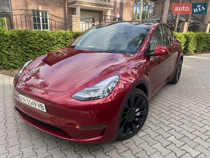 Внедорожник / Кроссовер Tesla Model Y 2024 в Киеве