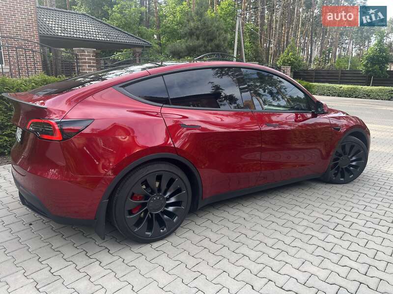 Внедорожник / Кроссовер Tesla Model Y 2024 в Киеве