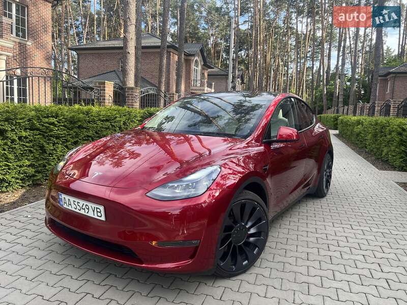 Внедорожник / Кроссовер Tesla Model Y 2024 в Киеве