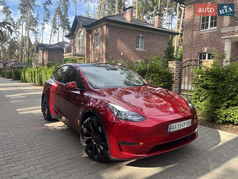 Внедорожник / Кроссовер Tesla Model Y 2024 в Киеве